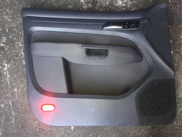 Volkswagen Caddy 2011-2014 Çıkma Yedek Sol Kapı Döşemesi